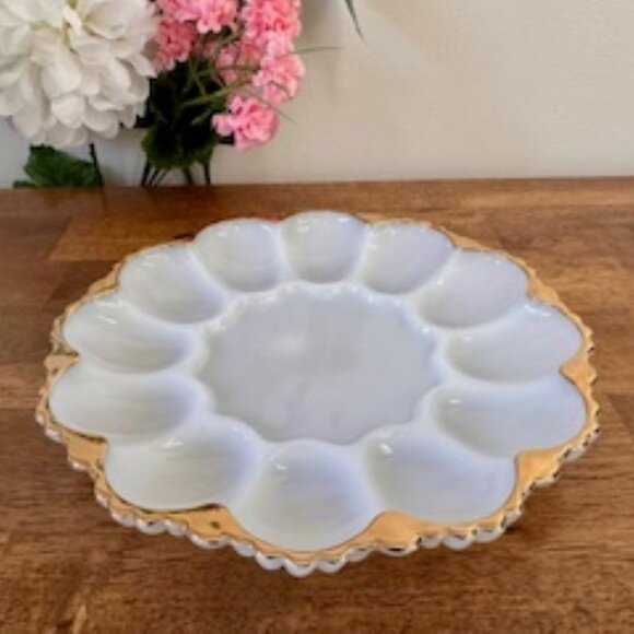 Vintage‎ Milk Glass Deviled Egg Tray with Gold Trim Scalloped Edge Serving Plate - Picture 6 of 7